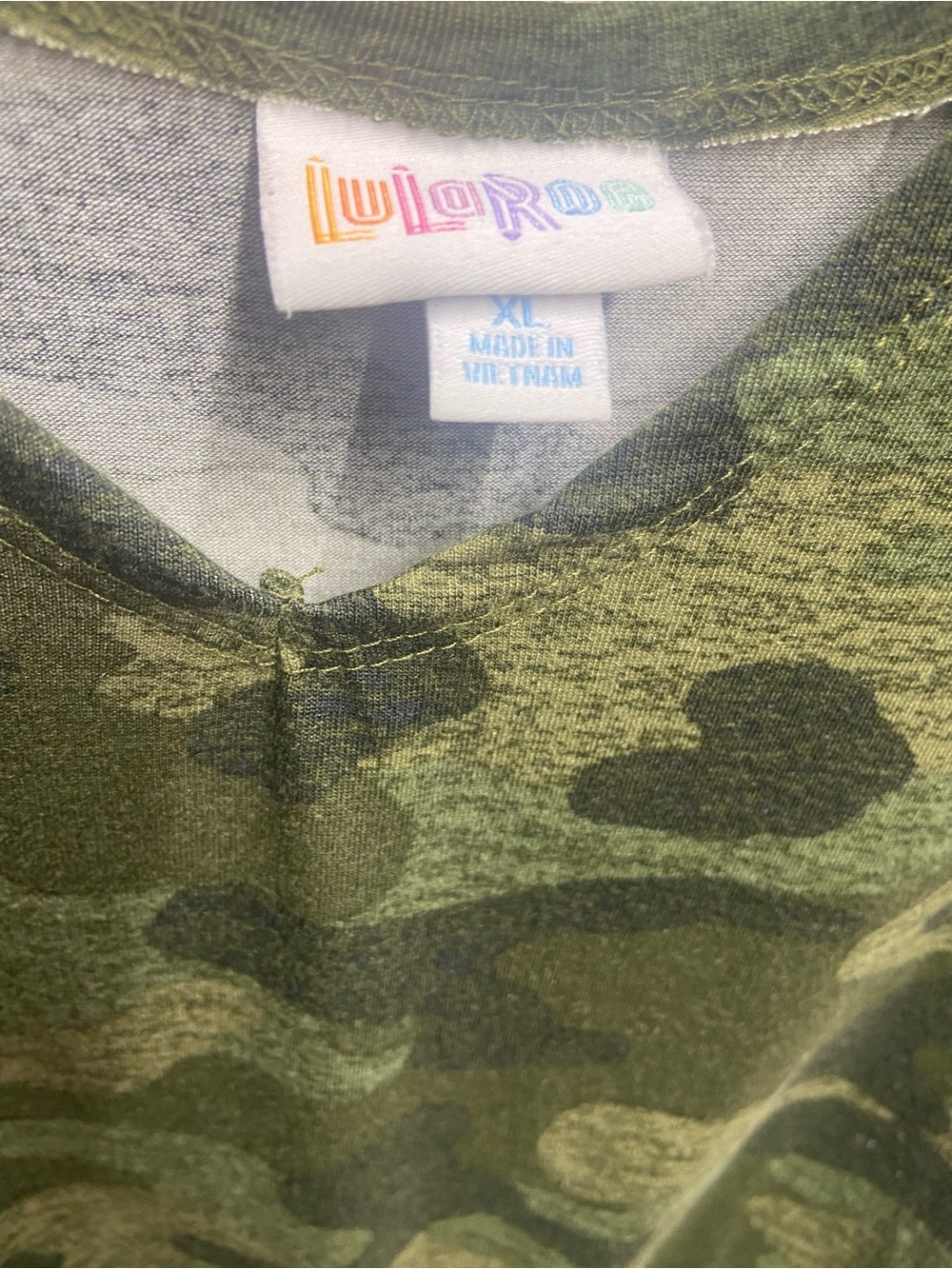 LuLaRoe XL Jumpsuit Jogger Style Ankle Camo V-Neck - Picture 2 of 7